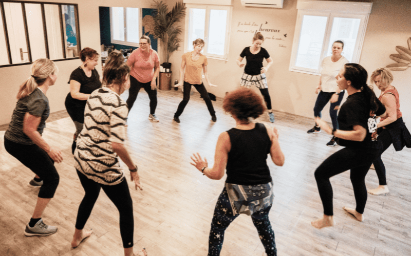 Cours collectifs hebodmadaires Afrovibe – ambiance joyeuse et bienveillante à Aix-en-Provence, Gardanne, Marseille