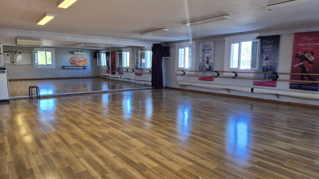 Salle de l'école de danse Virevolte à Aix en Provence ZA des Milles